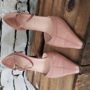 Pink pumps